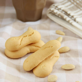 Biscotti secchi alle mandorle 