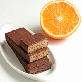 Wafer rica em proteínas chocolate preto e laranja