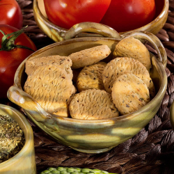 Biscoitos aperitivos proteinados salgados com sabor de tomate e oregões - Biscuits Tomate Origan