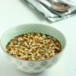 Caldo asiático com noodles proteica - Bouillon asiatique avec nouilles 