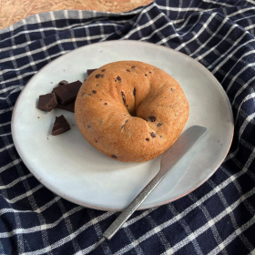 Bagel natural hiperproteico com pedaços de chocolate 60g